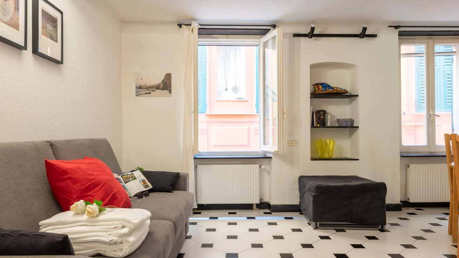 Charming Flat Historic Center Camogli - Happy Rentals Italy
